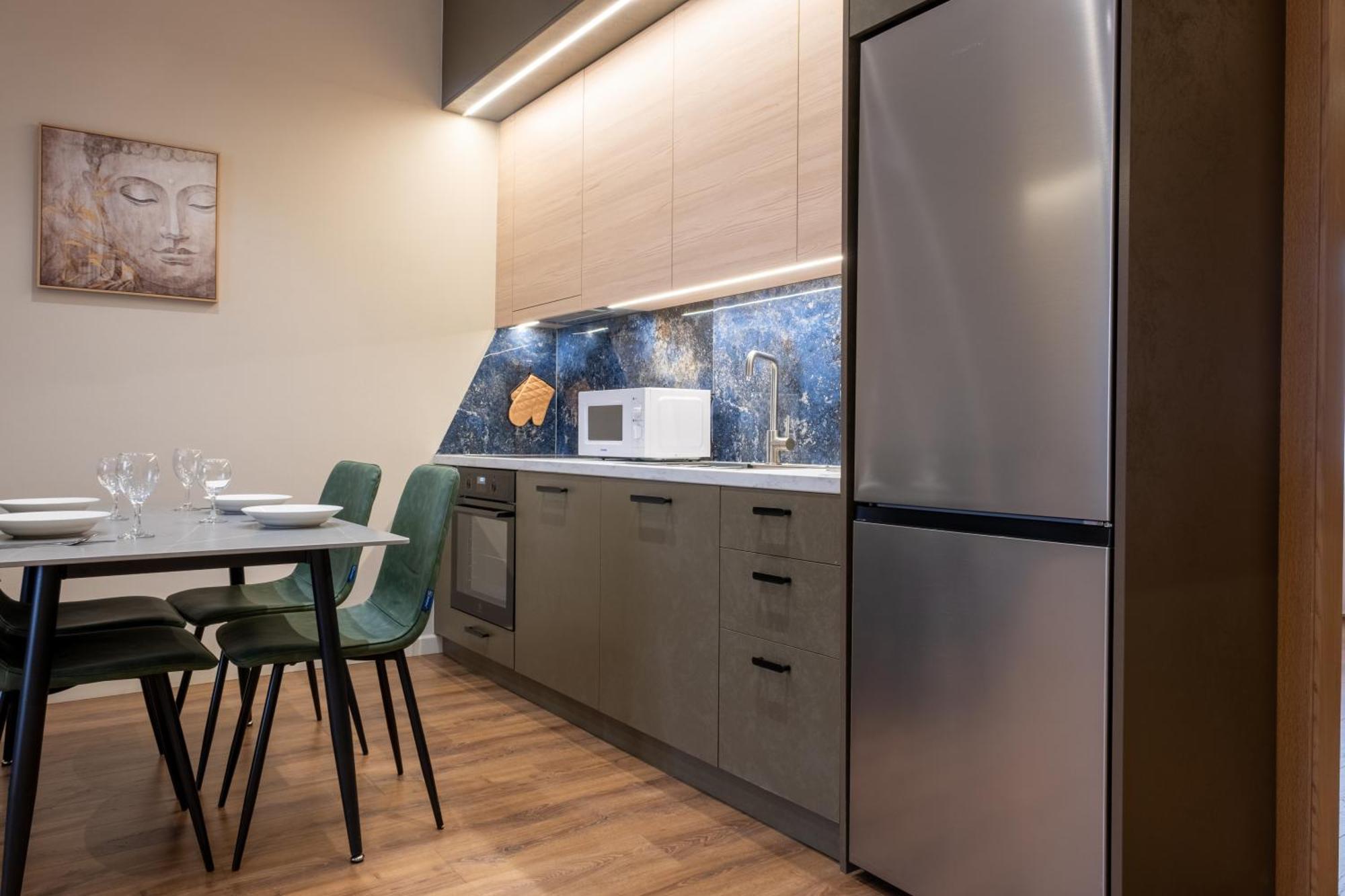 Rentoasis Apartment *